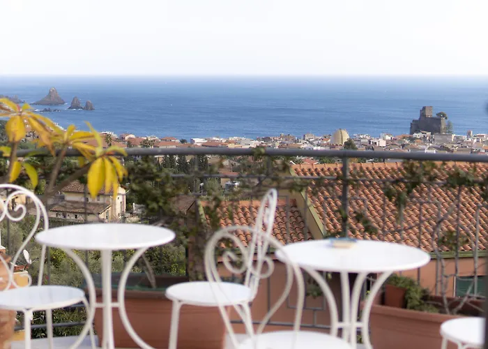 Pupi Catania Etna Hotel Aci Castello